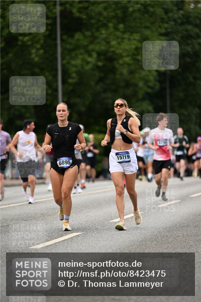 29.06.2025 - hella hamburg halbmarathon Dr. Thomas Lammeyer http://msf.ph/oto/8423475 29.06.2025 10:48:55 Kennedybrücke 1095, 2073, 2186, 2692, 3506, 3596, 4215, 4968, 5355, 5730, 5731, 6036, 6895, 7489, 7610, 7818, 8763, 8870, 9331, 9333, 10303, 10304, 10707 meine-sportfotos.de