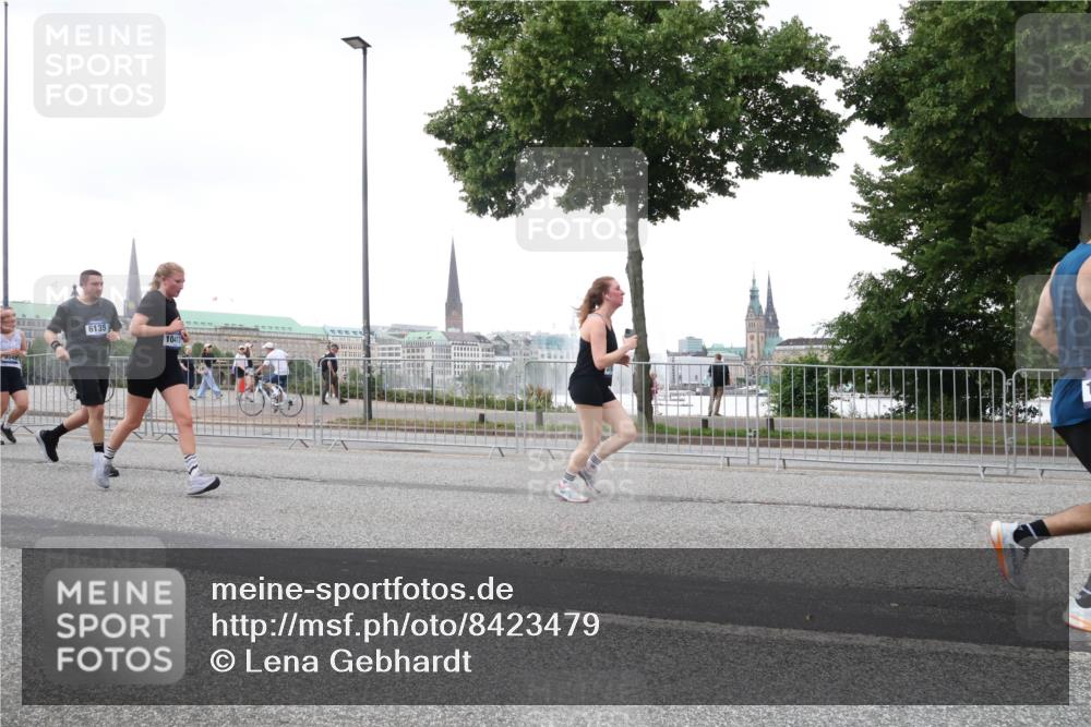 29.06.2025 - hella hamburg halbmarathon Lena Gebhardt http://msf.ph/oto/8423479 29.06.2025 10:53:04 Lombardsbrücke 9549, 6135, 10417, 1369, 1826, 2146, 2291, 2362, 2409, 2701, 2988, 3140, 3227, 3787, 4195, 4591, 4626, 4729, 5428, 6135, 6521, 7032, 7483, 7681, 7737, 8414, 8641, 9545, 9764, 10043, 10055, 10417, 10490, 10568, 10600, 10661, 10879, 10981, 11520, 11524, 11919, 12127, 12128, 12193, 12219, 12700, 12994, 13489, 13916, 13917, 14009, 14038, 14765, 14807, 14977, 14979, 16137 meine-sportfotos.de