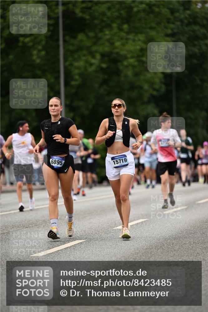 29.06.2025 - hella hamburg halbmarathon Dr. Thomas Lammeyer http://msf.ph/oto/8423485 29.06.2025 10:48:55 Kennedybrücke 1095, 2073, 2186, 2692, 3506, 3596, 4215, 4968, 5355, 5730, 5731, 6036, 6895, 7489, 7610, 7818, 8763, 8870, 9331, 9333, 10303, 10304, 10707 meine-sportfotos.de