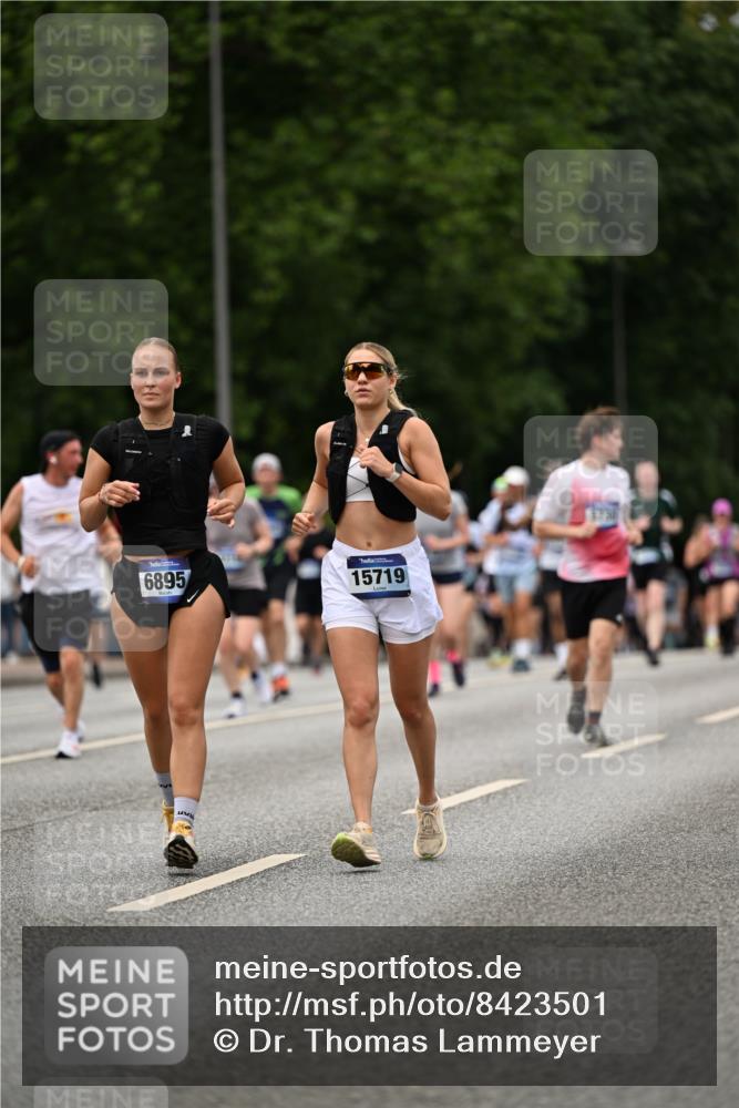 29.06.2025 - hella hamburg halbmarathon Dr. Thomas Lammeyer http://msf.ph/oto/8423501 29.06.2025 10:48:55 Kennedybrücke 1095, 2073, 2186, 2692, 3506, 3596, 4215, 4968, 5355, 5730, 5731, 6036, 6895, 7489, 7610, 7818, 8763, 8870, 9331, 9333, 10303, 10304, 10707 meine-sportfotos.de