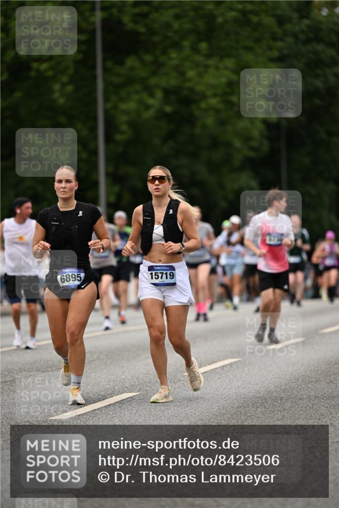 29.06.2025 - hella hamburg halbmarathon Dr. Thomas Lammeyer http://msf.ph/oto/8423506 29.06.2025 10:48:56 Kennedybrücke 1095, 2073, 2186, 2692, 3506, 3596, 4215, 4968, 5355, 5730, 5731, 6036, 6895, 6922, 7489, 7610, 7818, 8763, 8870, 9331, 9333, 10303, 10304, 10707 meine-sportfotos.de
