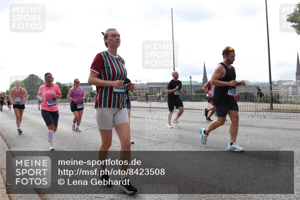 29.06.2025 - hella hamburg halbmarathon Lena Gebhardt http://msf.ph/oto/8423508 29.06.2025 10:28:14 Lombardsbrücke 12842, 6632, 18291, 23, 1825, 11739, 1148, 3445, 5177, 5369, 5604, 5847, 6632, 7497, 7667, 7980, 8215, 8327, 9567, 9653, 9654, 9855, 11692, 11739, 12780, 12823, 12842, 13045, 13296, 13400, 13568, 13678, 13860, 14017, 14155, 15123, 15607, 15608, 16569, 16804, 18256, 18604, 18626, 19180 meine-sportfotos.de