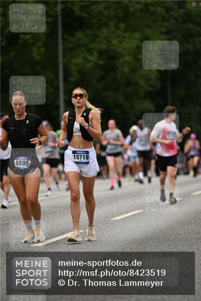 29.06.2025 - hella hamburg halbmarathon Dr. Thomas Lammeyer http://msf.ph/oto/8423519 29.06.2025 10:48:56 Kennedybrücke 1095, 2073, 2186, 2692, 3506, 3596, 4215, 4968, 5355, 5730, 5731, 6036, 6895, 6922, 7489, 7610, 7818, 8763, 8870, 9331, 9333, 10303, 10304, 10707 meine-sportfotos.de
