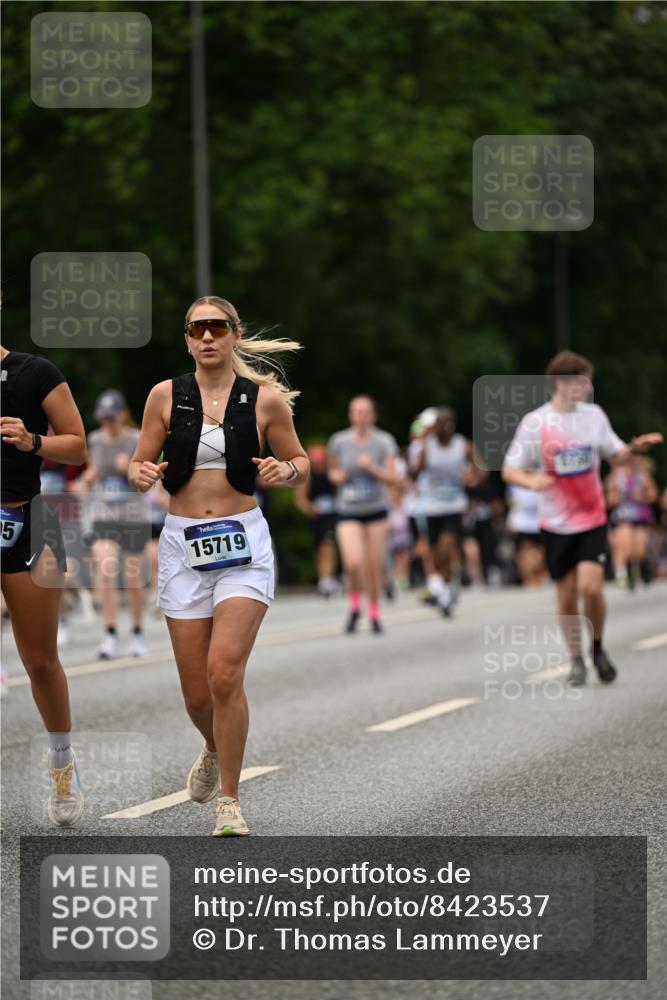 29.06.2025 - hella hamburg halbmarathon Dr. Thomas Lammeyer http://msf.ph/oto/8423537 29.06.2025 10:48:57 Kennedybrücke 1095, 2073, 2186, 2692, 3506, 3596, 4215, 4968, 5355, 5730, 5731, 6036, 6895, 6922, 7489, 7610, 7818, 8763, 8870, 9331, 9333, 10303, 10304, 10707 meine-sportfotos.de