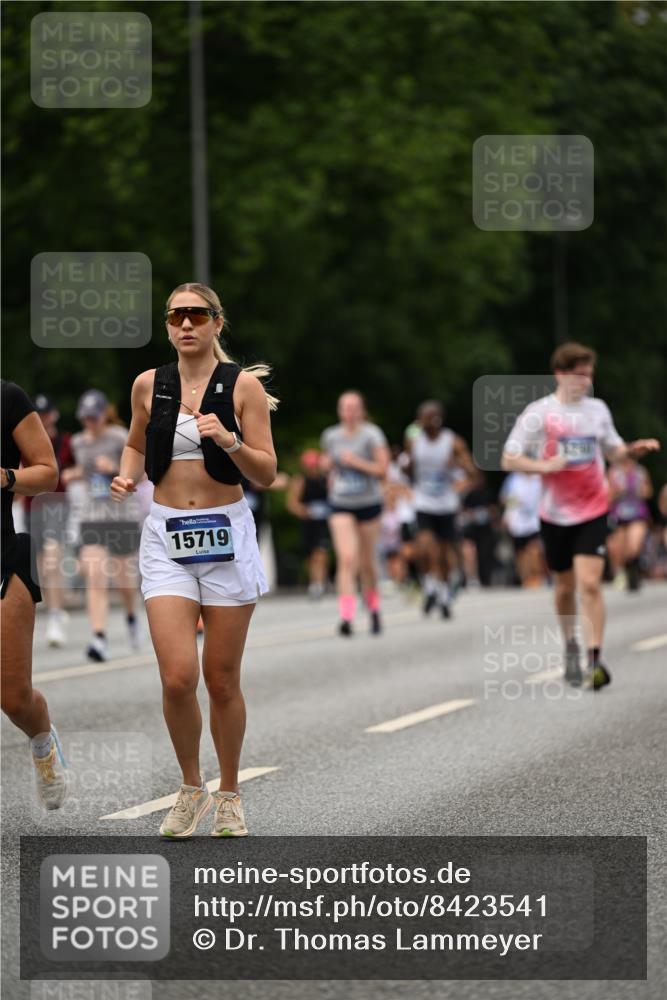 29.06.2025 - hella hamburg halbmarathon Dr. Thomas Lammeyer http://msf.ph/oto/8423541 29.06.2025 10:48:57 Kennedybrücke 1095, 2073, 2186, 2692, 3506, 3596, 4215, 4968, 5355, 5730, 5731, 6036, 6895, 6922, 7489, 7610, 7818, 8763, 8870, 9331, 9333, 10303, 10304, 10707 meine-sportfotos.de