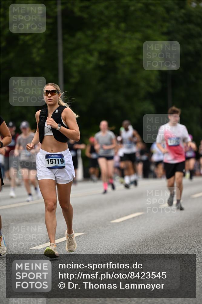 29.06.2025 - hella hamburg halbmarathon Dr. Thomas Lammeyer http://msf.ph/oto/8423545 29.06.2025 10:48:57 Kennedybrücke 1095, 2073, 2186, 2692, 3506, 3596, 4215, 4968, 5355, 5730, 5731, 6036, 6895, 6922, 7489, 7610, 7818, 8763, 8870, 9331, 9333, 10303, 10304, 10707 meine-sportfotos.de