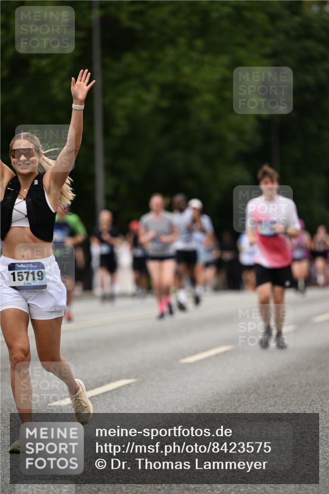 29.06.2025 - hella hamburg halbmarathon Dr. Thomas Lammeyer http://msf.ph/oto/8423575 29.06.2025 10:48:58 Kennedybrücke 1095, 2073, 2186, 2692, 3506, 3596, 4215, 4968, 5355, 5730, 5731, 6036, 6895, 6922, 7489, 7610, 7818, 8763, 8870, 9331, 9333, 10303, 10304, 10707 meine-sportfotos.de
