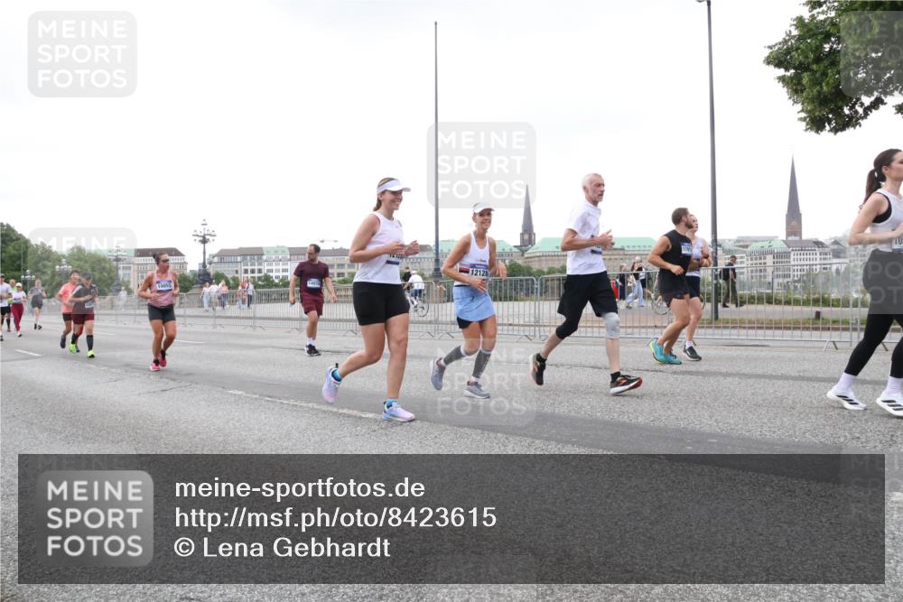 29.06.2025 - hella hamburg halbmarathon Lena Gebhardt http://msf.ph/oto/8423615 29.06.2025 10:53:06 Lombardsbrücke 12128, 10055, 11919, 1369, 1900, 2146, 2291, 2362, 2409, 2701, 2988, 3227, 3787, 4195, 4591, 4626, 4729, 5428, 6135, 6521, 7032, 7483, 7681, 7737, 8212, 8414, 8515, 8641, 8906, 9545, 9764, 10043, 10055, 10175, 10417, 10490, 10568, 10600, 10661, 10879, 10981, 11520, 11524, 11919, 12127, 12128, 12193, 12219, 12700, 12994, 13489, 13916, 13917, 14009, 14038, 14765, 14807, 14977, 14979, 16137 meine-sportfotos.de