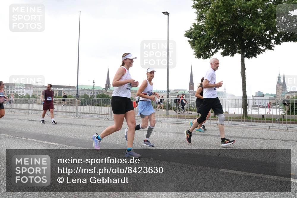 29.06.2025 - hella hamburg halbmarathon Lena Gebhardt http://msf.ph/oto/8423630 29.06.2025 10:53:07 Lombardsbrücke 0055, 14979, 121, 1369, 1900, 1906, 2065, 2146, 2291, 2362, 2409, 2701, 2988, 3227, 3787, 4195, 4591, 4626, 4729, 5428, 6135, 6521, 7032, 7483, 7681, 7737, 8212, 8414, 8515, 8641, 8906, 9545, 9764, 10043, 10055, 10175, 10417, 10490, 10568, 10600, 10661, 10879, 10981, 11520, 11524, 11919, 12127, 12128, 12193, 12219, 12700, 12994, 13489, 13916, 13917, 14009, 14038, 14765, 14807, 14977, 14979, 16137 meine-sportfotos.de