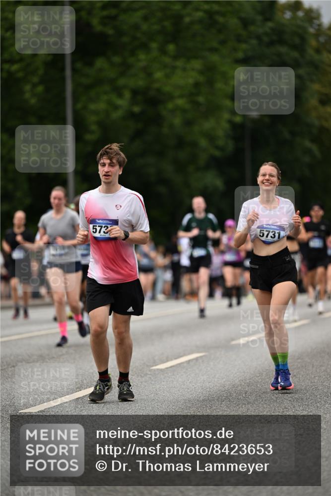 29.06.2025 - hella hamburg halbmarathon Dr. Thomas Lammeyer http://msf.ph/oto/8423653 29.06.2025 10:49:01 Kennedybrücke 1273, 1713, 2186, 2692, 3506, 3596, 4215, 5730, 5731, 6036, 6895, 6922, 7541, 7610, 7818, 8763, 9333, 10223, 10303, 10304, 10707 meine-sportfotos.de