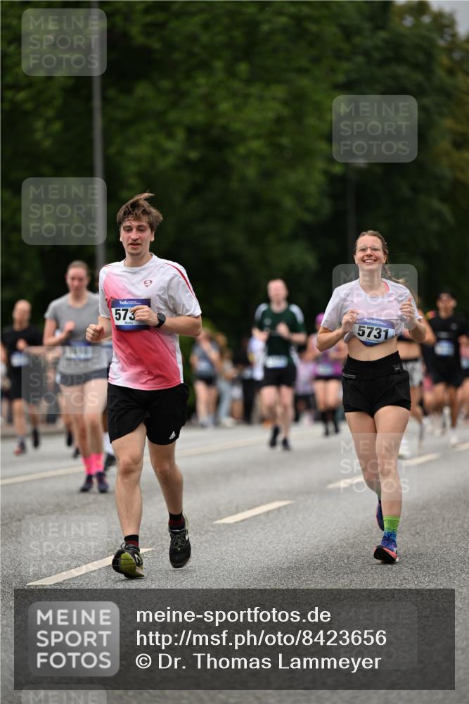 29.06.2025 - hella hamburg halbmarathon Dr. Thomas Lammeyer http://msf.ph/oto/8423656 29.06.2025 10:49:01 Kennedybrücke 1273, 1713, 2186, 2692, 3506, 3596, 4215, 5730, 5731, 6036, 6895, 6922, 7541, 7610, 7818, 8763, 9333, 10223, 10303, 10304, 10707 meine-sportfotos.de