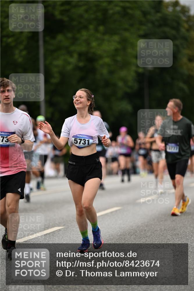 29.06.2025 - hella hamburg halbmarathon Dr. Thomas Lammeyer http://msf.ph/oto/8423674 29.06.2025 10:49:02 Kennedybrücke 1273, 1685, 1713, 2186, 2692, 3238, 3506, 3596, 4215, 5730, 5731, 6036, 6895, 6922, 7541, 7610, 7818, 8763, 10223, 10303, 10304, 10707 meine-sportfotos.de