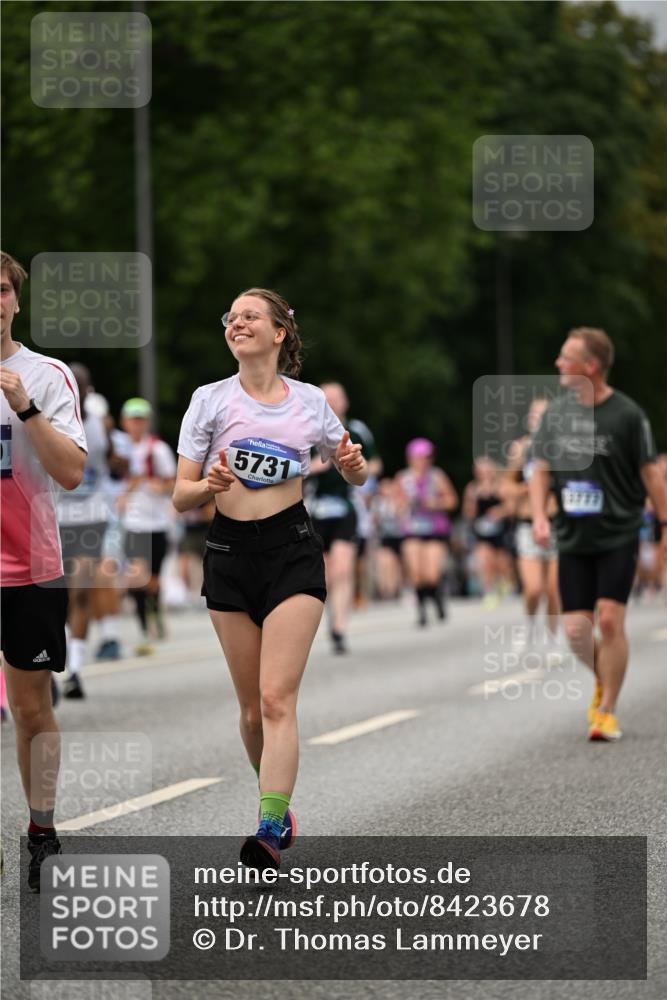 29.06.2025 - hella hamburg halbmarathon Dr. Thomas Lammeyer http://msf.ph/oto/8423678 29.06.2025 10:49:02 Kennedybrücke 1273, 1685, 1713, 2186, 2692, 3238, 3506, 3596, 4215, 5730, 5731, 6036, 6895, 6922, 7541, 7610, 7818, 8763, 10223, 10303, 10304, 10707 meine-sportfotos.de