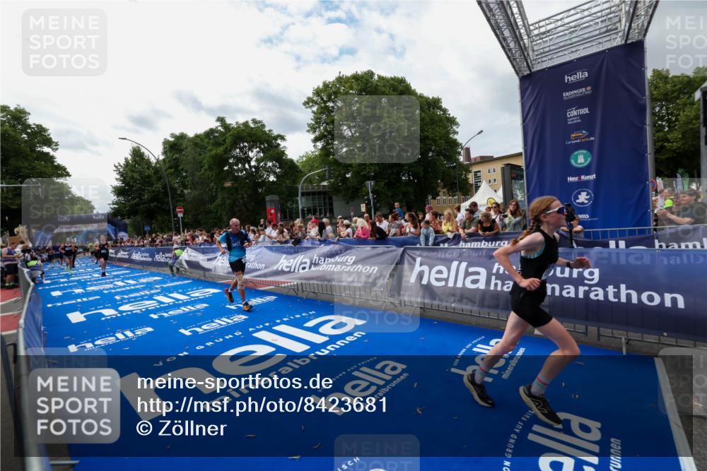 29.06.2025 - hella hamburg halbmarathon Zöllner http://msf.ph/oto/8423681 29.06.2025 10:33:17 Ziel 1910, 1959, 6473, 7723, 9047, 14167, 17175, 18455 meine-sportfotos.de