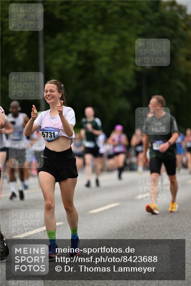 29.06.2025 - hella hamburg halbmarathon Dr. Thomas Lammeyer http://msf.ph/oto/8423688 29.06.2025 10:49:02 Kennedybrücke 1273, 1685, 1713, 2186, 2692, 3238, 3506, 3596, 4215, 5730, 5731, 6036, 6895, 6922, 7541, 7610, 7818, 8763, 10223, 10303, 10304, 10707 meine-sportfotos.de