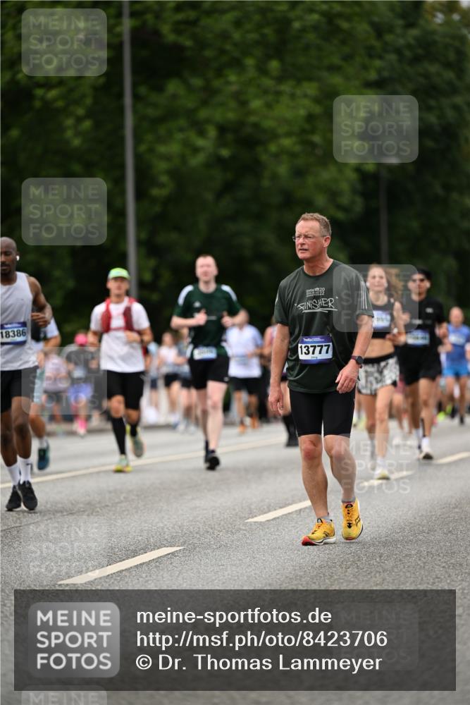 29.06.2025 - hella hamburg halbmarathon Dr. Thomas Lammeyer http://msf.ph/oto/8423706 29.06.2025 10:49:03 Kennedybrücke 1273, 1685, 1713, 2186, 2692, 3238, 3506, 3596, 4215, 5730, 5731, 6002, 6036, 6895, 6922, 7541, 7610, 7818, 8763, 10223, 10303, 10304, 10707 meine-sportfotos.de