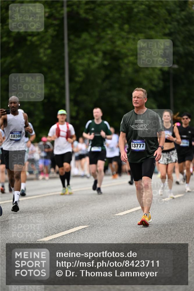 29.06.2025 - hella hamburg halbmarathon Dr. Thomas Lammeyer http://msf.ph/oto/8423711 29.06.2025 10:49:04 Kennedybrücke 1273, 1685, 1713, 2186, 2692, 3238, 3506, 3596, 4215, 5730, 5731, 6002, 6036, 6895, 6922, 7541, 7610, 7818, 10223, 10303, 10304 meine-sportfotos.de