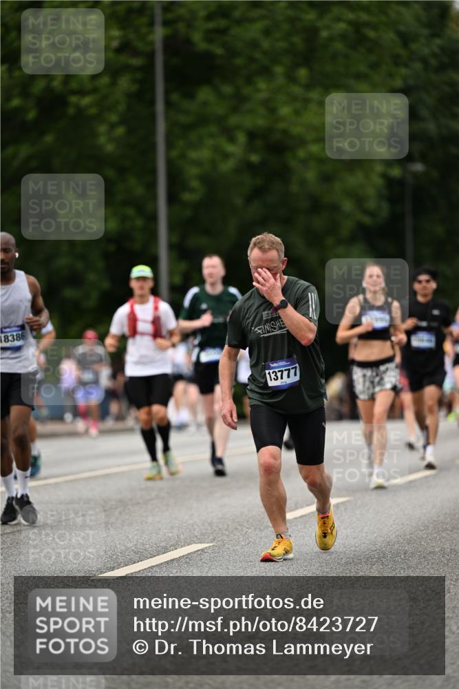 29.06.2025 - hella hamburg halbmarathon Dr. Thomas Lammeyer http://msf.ph/oto/8423727 29.06.2025 10:49:04 Kennedybrücke 1273, 1685, 1713, 2186, 2692, 3238, 3506, 3596, 4215, 5730, 5731, 6002, 6036, 6895, 6922, 7541, 7610, 7818, 10223, 10303, 10304 meine-sportfotos.de