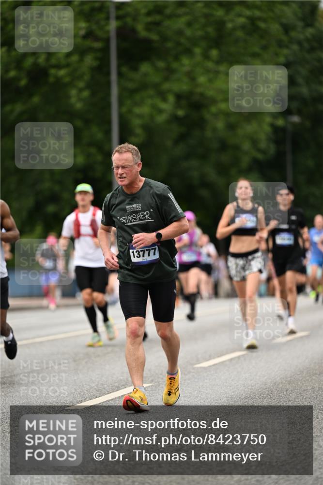 29.06.2025 - hella hamburg halbmarathon Dr. Thomas Lammeyer http://msf.ph/oto/8423750 29.06.2025 10:49:05 Kennedybrücke 1273, 1685, 1713, 2186, 2692, 3238, 3506, 3596, 4215, 5730, 5731, 6002, 6036, 6895, 6922, 7541, 7610, 7818, 8605, 10223, 10303, 10304 meine-sportfotos.de