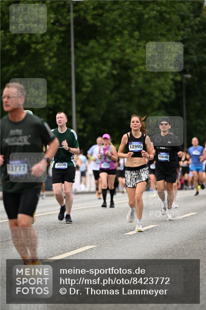 29.06.2025 - hella hamburg halbmarathon Dr. Thomas Lammeyer http://msf.ph/oto/8423772 29.06.2025 10:49:06 Kennedybrücke 1273, 1685, 1713, 2186, 2692, 3238, 3506, 3596, 4215, 5730, 5731, 6002, 6036, 6895, 6922, 7541, 7610, 7818, 8605, 10223, 10303, 10304 meine-sportfotos.de