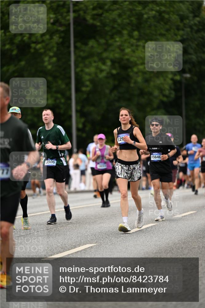 29.06.2025 - hella hamburg halbmarathon Dr. Thomas Lammeyer http://msf.ph/oto/8423784 29.06.2025 10:49:06 Kennedybrücke 1273, 1685, 1713, 2186, 2692, 3238, 3506, 3596, 4215, 5730, 5731, 6002, 6036, 6895, 6922, 7541, 7610, 7818, 8605, 10223, 10303, 10304 meine-sportfotos.de