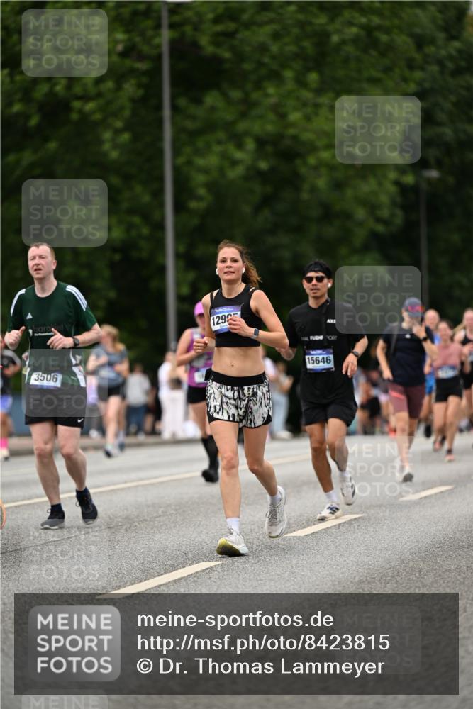 29.06.2025 - hella hamburg halbmarathon Dr. Thomas Lammeyer http://msf.ph/oto/8423815 29.06.2025 10:49:07 Kennedybrücke 1273, 1685, 1713, 2186, 2692, 3238, 3506, 3596, 4215, 5730, 5731, 6002, 6895, 6922, 7541, 7610, 7818, 8605, 10223, 10303, 10304 meine-sportfotos.de
