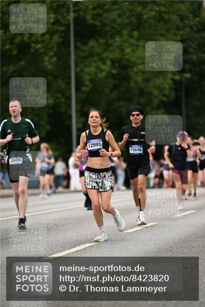 29.06.2025 - hella hamburg halbmarathon Dr. Thomas Lammeyer http://msf.ph/oto/8423820 29.06.2025 10:49:07 Kennedybrücke 1273, 1685, 1713, 2186, 2692, 3238, 3506, 3596, 4215, 5730, 5731, 6002, 6895, 6922, 7541, 7610, 7818, 8605, 10223, 10303, 10304 meine-sportfotos.de