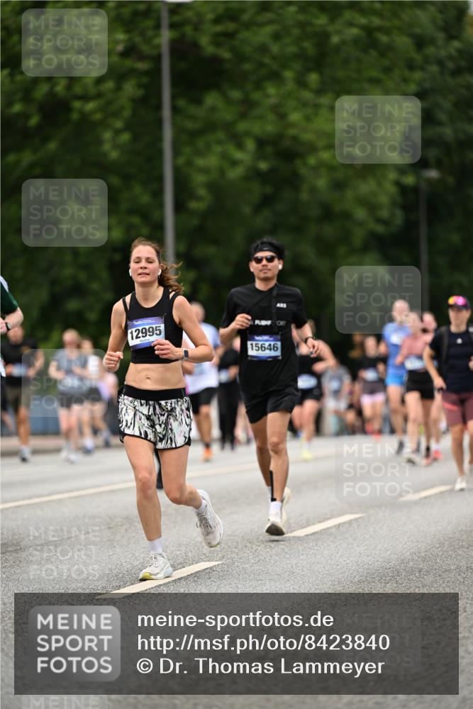 29.06.2025 - hella hamburg halbmarathon Dr. Thomas Lammeyer http://msf.ph/oto/8423840 29.06.2025 10:49:08 Kennedybrücke 1273, 1685, 1713, 2692, 3238, 3506, 3596, 4215, 5730, 5731, 6002, 6895, 6922, 7541, 7610, 7818, 8605, 10223, 10303, 10304 meine-sportfotos.de