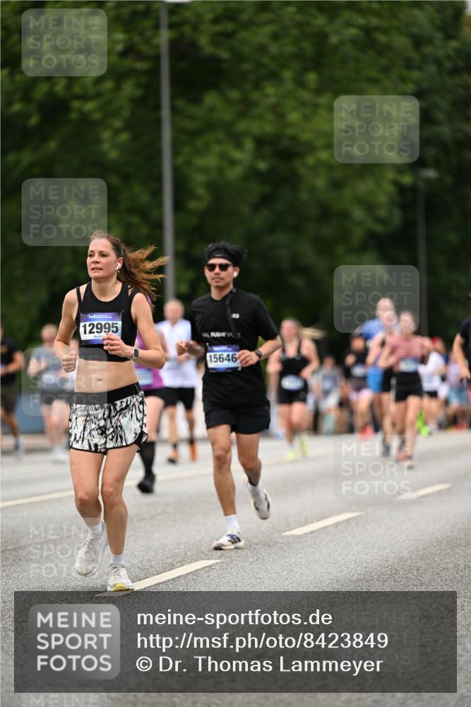 29.06.2025 - hella hamburg halbmarathon Dr. Thomas Lammeyer http://msf.ph/oto/8423849 29.06.2025 10:49:08 Kennedybrücke 1273, 1685, 1713, 2692, 3238, 3506, 3596, 4215, 5730, 5731, 6002, 6895, 6922, 7541, 7610, 7818, 8605, 10223, 10303, 10304 meine-sportfotos.de