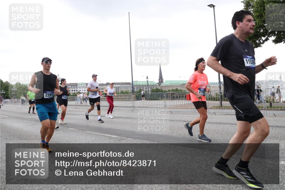 29.06.2025 - hella hamburg halbmarathon Lena Gebhardt http://msf.ph/oto/8423871 29.06.2025 10:53:12 Lombardsbrücke 2291, 16961, 10661, 2701, 11520, 1340, 1900, 1906, 2065, 2146, 2291, 2409, 2701, 2988, 3226, 3787, 4195, 4626, 4729, 5428, 5815, 6041, 6044, 6135, 6521, 7032, 7068, 7483, 7681, 7737, 7876, 8189, 8212, 8414, 8515, 8641, 8906, 9545, 9685, 9764, 10043, 10055, 10175, 10417, 10490, 10568, 10661, 10981, 11520, 11524, 11919, 12127, 12128, 12193, 12219, 12700, 13489, 13916, 13917, 14009, 14038, 14765, 14807, 14977, 14979, 16137 meine-sportfotos.de