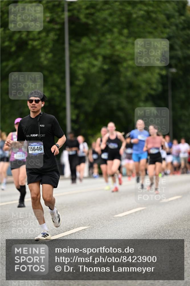 29.06.2025 - hella hamburg halbmarathon Dr. Thomas Lammeyer http://msf.ph/oto/8423900 29.06.2025 10:49:10 Kennedybrücke 1273, 1685, 1713, 3238, 3506, 4215, 5730, 5731, 6002, 6895, 6922, 7216, 7541, 7610, 7818, 8605, 9084, 9085, 10223, 10303, 10304 meine-sportfotos.de
