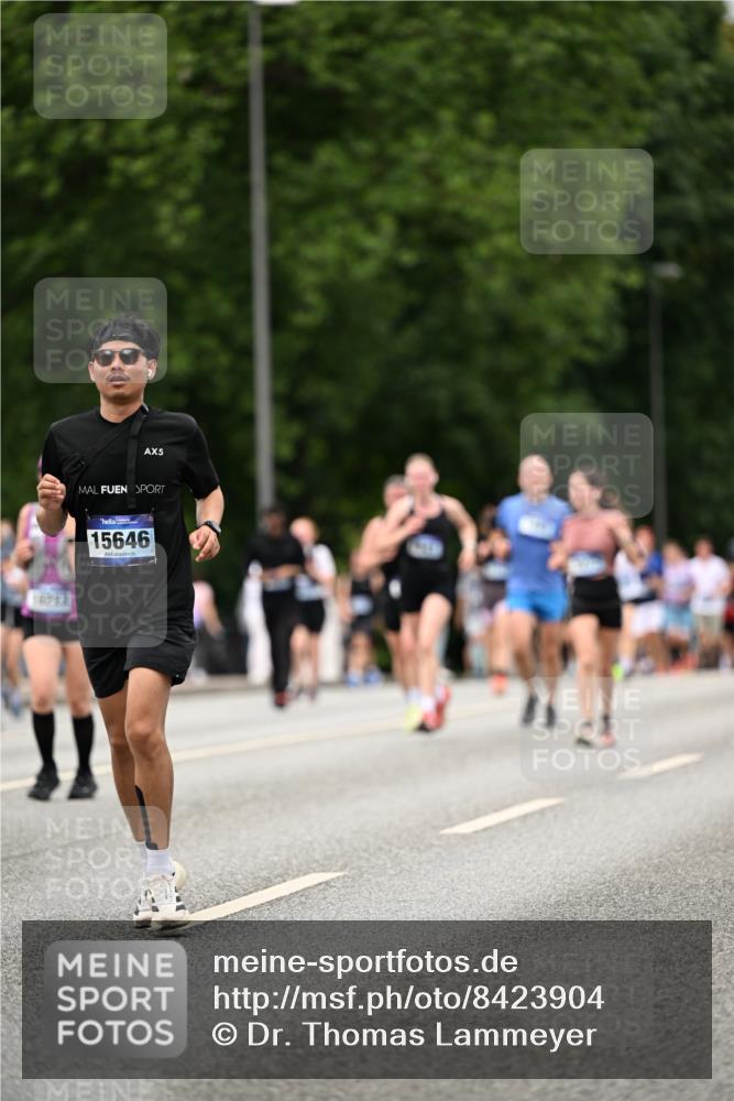 29.06.2025 - hella hamburg halbmarathon Dr. Thomas Lammeyer http://msf.ph/oto/8423904 29.06.2025 10:49:10 Kennedybrücke 1273, 1685, 1713, 3238, 3506, 4215, 5730, 5731, 6002, 6895, 6922, 7216, 7541, 7610, 7818, 8605, 9084, 9085, 10223, 10303, 10304 meine-sportfotos.de