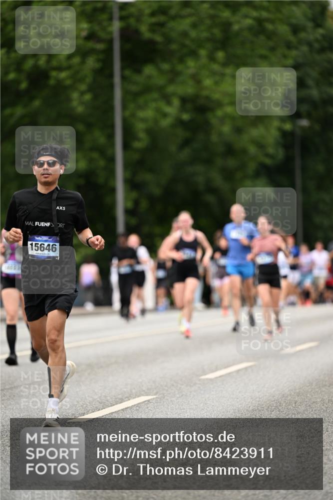 29.06.2025 - hella hamburg halbmarathon Dr. Thomas Lammeyer http://msf.ph/oto/8423911 29.06.2025 10:49:10 Kennedybrücke 1273, 1685, 1713, 3238, 3506, 4215, 5730, 5731, 6002, 6895, 6922, 7216, 7541, 7610, 7818, 8605, 9084, 9085, 10223, 10303, 10304 meine-sportfotos.de