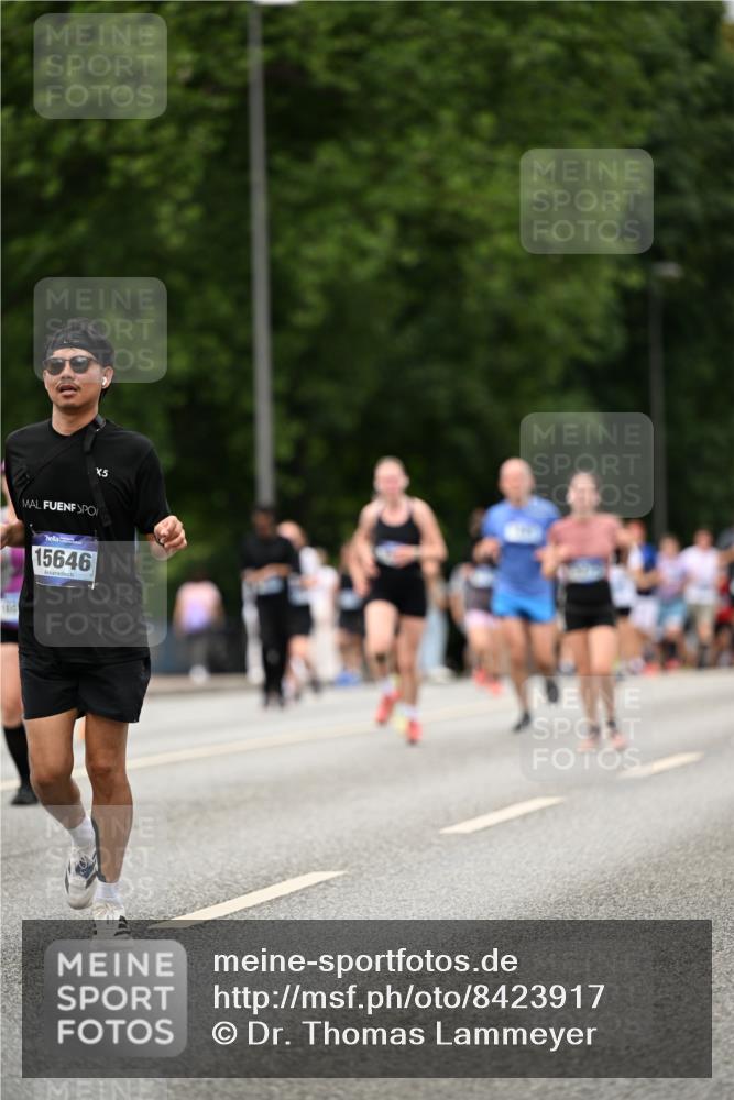 29.06.2025 - hella hamburg halbmarathon Dr. Thomas Lammeyer http://msf.ph/oto/8423917 29.06.2025 10:49:10 Kennedybrücke 1273, 1685, 1713, 3238, 3506, 4215, 5730, 5731, 6002, 6895, 6922, 7216, 7541, 7610, 7818, 8605, 9084, 9085, 10223, 10303, 10304 meine-sportfotos.de