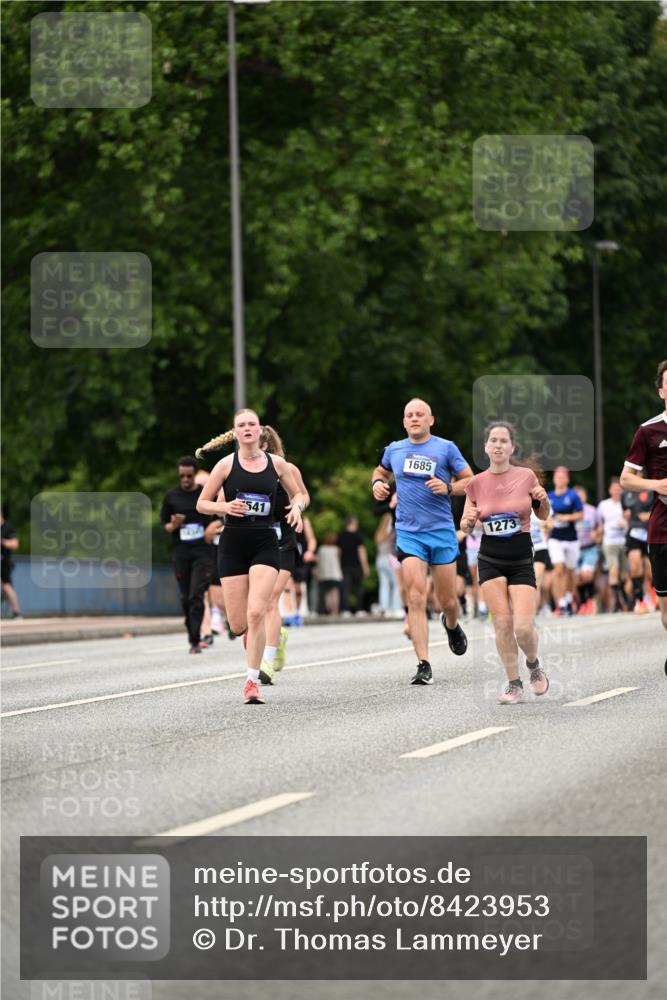 29.06.2025 - hella hamburg halbmarathon Dr. Thomas Lammeyer http://msf.ph/oto/8423953 29.06.2025 10:49:11 Kennedybrücke 1273, 1685, 1713, 3238, 3506, 4215, 5730, 5731, 6002, 6895, 6922, 7216, 7541, 7610, 7818, 8605, 9084, 9085, 10223, 10303, 10304 meine-sportfotos.de