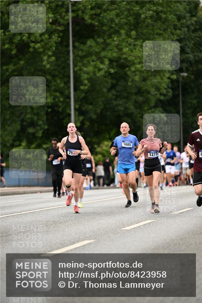 29.06.2025 - hella hamburg halbmarathon Dr. Thomas Lammeyer http://msf.ph/oto/8423958 29.06.2025 10:49:12 Kennedybrücke 1273, 1685, 1713, 3238, 3506, 4215, 5730, 5731, 6002, 6922, 7216, 7541, 7610, 7818, 8605, 9084, 9085, 10223, 10303, 10304 meine-sportfotos.de