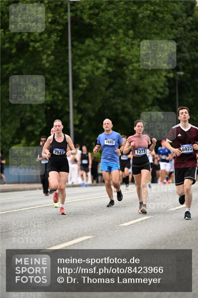 29.06.2025 - hella hamburg halbmarathon Dr. Thomas Lammeyer http://msf.ph/oto/8423966 29.06.2025 10:49:12 Kennedybrücke 1273, 1685, 1713, 3238, 3506, 4215, 5730, 5731, 6002, 6922, 7216, 7541, 7610, 7818, 8605, 9084, 9085, 10223, 10303, 10304 meine-sportfotos.de