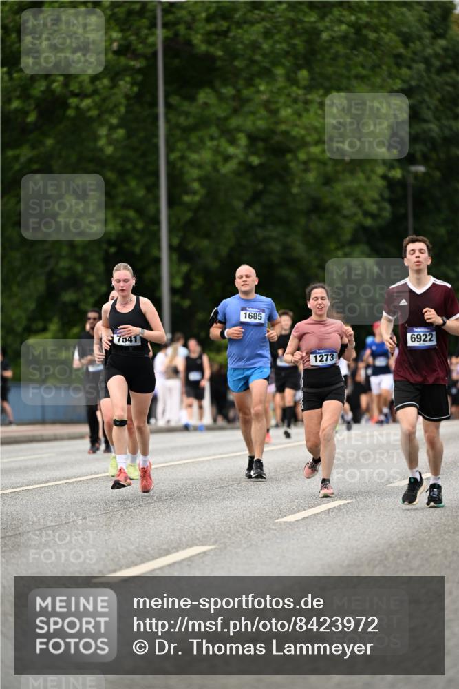29.06.2025 - hella hamburg halbmarathon Dr. Thomas Lammeyer http://msf.ph/oto/8423972 29.06.2025 10:49:12 Kennedybrücke 1273, 1685, 1713, 3238, 3506, 4215, 5730, 5731, 6002, 6922, 7216, 7541, 7610, 7818, 8605, 9084, 9085, 10223, 10303, 10304 meine-sportfotos.de