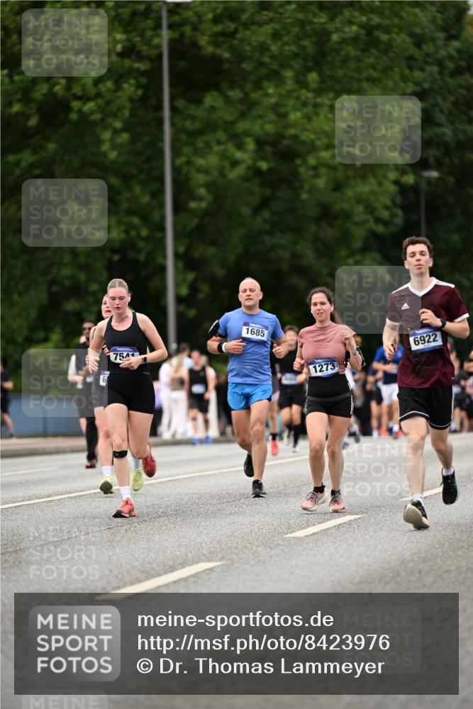 29.06.2025 - hella hamburg halbmarathon Dr. Thomas Lammeyer http://msf.ph/oto/8423976 29.06.2025 10:49:12 Kennedybrücke 1273, 1685, 1713, 3238, 3506, 4215, 5730, 5731, 6002, 6922, 7216, 7541, 7610, 7818, 8605, 9084, 9085, 10223, 10303, 10304 meine-sportfotos.de