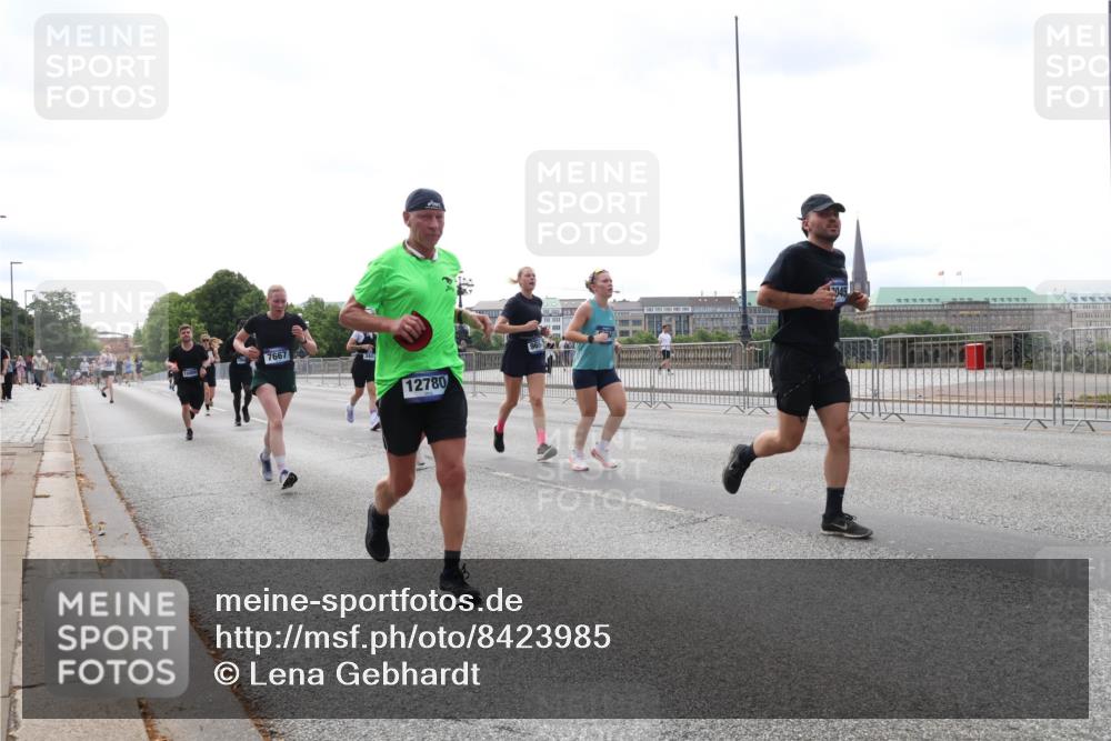 29.06.2025 - hella hamburg halbmarathon Lena Gebhardt http://msf.ph/oto/8423985 29.06.2025 10:28:23 Lombardsbrücke 7667, 12780, 1148, 3445, 5369, 5604, 5718, 5847, 5903, 5939, 6102, 6418, 6632, 7497, 7667, 7980, 8215, 8327, 8560, 9567, 9642, 9653, 9654, 9716, 9855, 10434, 11692, 11739, 12780, 12842, 13045, 13296, 13400, 13568, 13678, 14017, 14155, 15123, 15608, 16125, 18256, 18293, 18604, 19180 meine-sportfotos.de