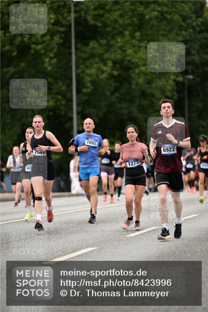 29.06.2025 - hella hamburg halbmarathon Dr. Thomas Lammeyer http://msf.ph/oto/8423996 29.06.2025 10:49:13 Kennedybrücke 1273, 1685, 1713, 3238, 3506, 4215, 5730, 5731, 6002, 6922, 7216, 7541, 7610, 7818, 8605, 9084, 9085, 10223, 10303, 10304 meine-sportfotos.de