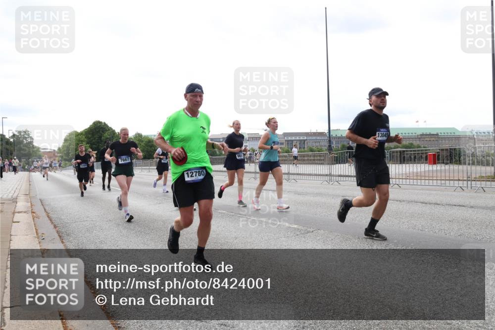 29.06.2025 - hella hamburg halbmarathon Lena Gebhardt http://msf.ph/oto/8424001 29.06.2025 10:28:23 Lombardsbrücke 7667, 12780, 13045, 1148, 3445, 5369, 5604, 5718, 5847, 5903, 5939, 6102, 6418, 6632, 7497, 7667, 7980, 8215, 8327, 8560, 9567, 9642, 9653, 9654, 9716, 9855, 10434, 11692, 11739, 12780, 12842, 13045, 13296, 13400, 13568, 13678, 14017, 14155, 15123, 15608, 16125, 18256, 18293, 18604, 19180 meine-sportfotos.de