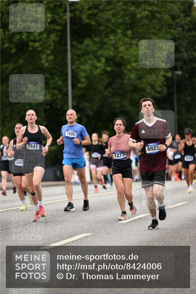 29.06.2025 - hella hamburg halbmarathon Dr. Thomas Lammeyer http://msf.ph/oto/8424006 29.06.2025 10:49:13 Kennedybrücke 1273, 1685, 1713, 3238, 3506, 4215, 5730, 5731, 6002, 6922, 7216, 7541, 7610, 7818, 8605, 9084, 9085, 10223, 10303, 10304 meine-sportfotos.de