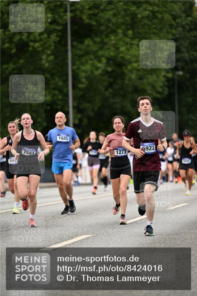 29.06.2025 - hella hamburg halbmarathon Dr. Thomas Lammeyer http://msf.ph/oto/8424016 29.06.2025 10:49:14 Kennedybrücke 1273, 1685, 1713, 3238, 3506, 4215, 5730, 5731, 6002, 6922, 7216, 7541, 7610, 7818, 8605, 9084, 9085, 10223, 10303, 10304 meine-sportfotos.de