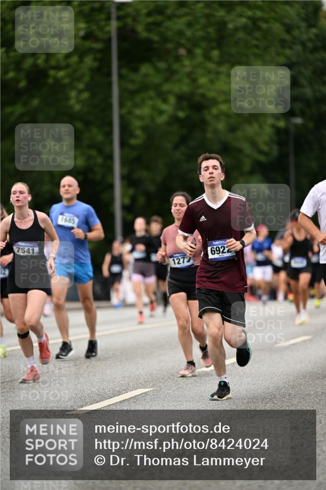 29.06.2025 - hella hamburg halbmarathon Dr. Thomas Lammeyer http://msf.ph/oto/8424024 29.06.2025 10:49:14 Kennedybrücke 1273, 1685, 1713, 3238, 3506, 4215, 5730, 5731, 6002, 6922, 7216, 7541, 7610, 7818, 8605, 9084, 9085, 10223, 10303, 10304 meine-sportfotos.de