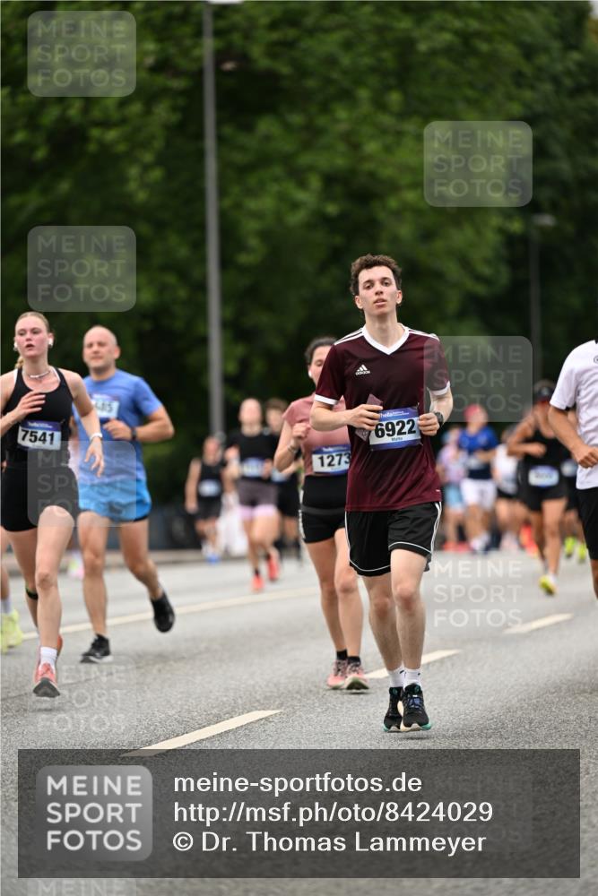 29.06.2025 - hella hamburg halbmarathon Dr. Thomas Lammeyer http://msf.ph/oto/8424029 29.06.2025 10:49:14 Kennedybrücke 1273, 1685, 1713, 3238, 3506, 4215, 5730, 5731, 6002, 6922, 7216, 7541, 7610, 7818, 8605, 9084, 9085, 10223, 10303, 10304 meine-sportfotos.de