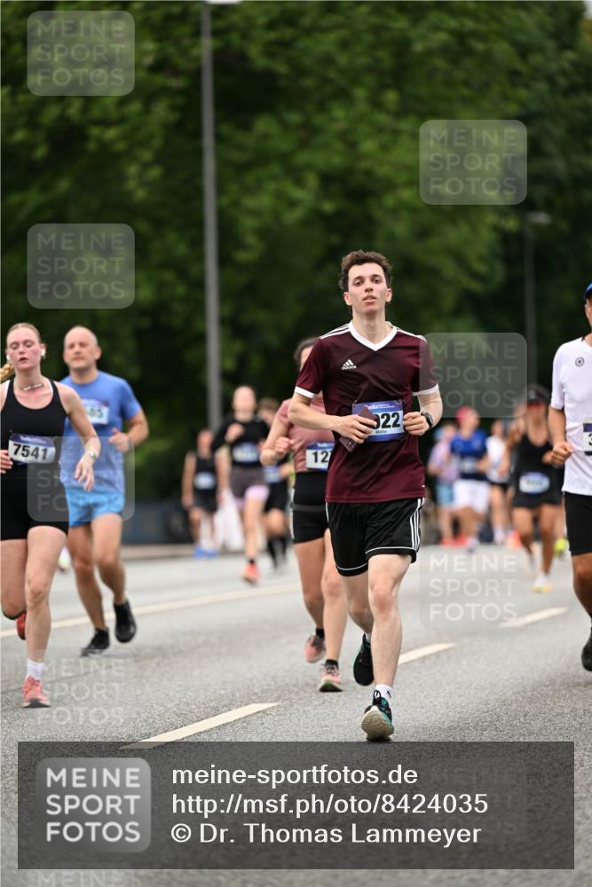 29.06.2025 - hella hamburg halbmarathon Dr. Thomas Lammeyer http://msf.ph/oto/8424035 29.06.2025 10:49:14 Kennedybrücke 1273, 1685, 1713, 3238, 3506, 4215, 5730, 5731, 6002, 6922, 7216, 7541, 7610, 7818, 8605, 9084, 9085, 10223, 10303, 10304 meine-sportfotos.de