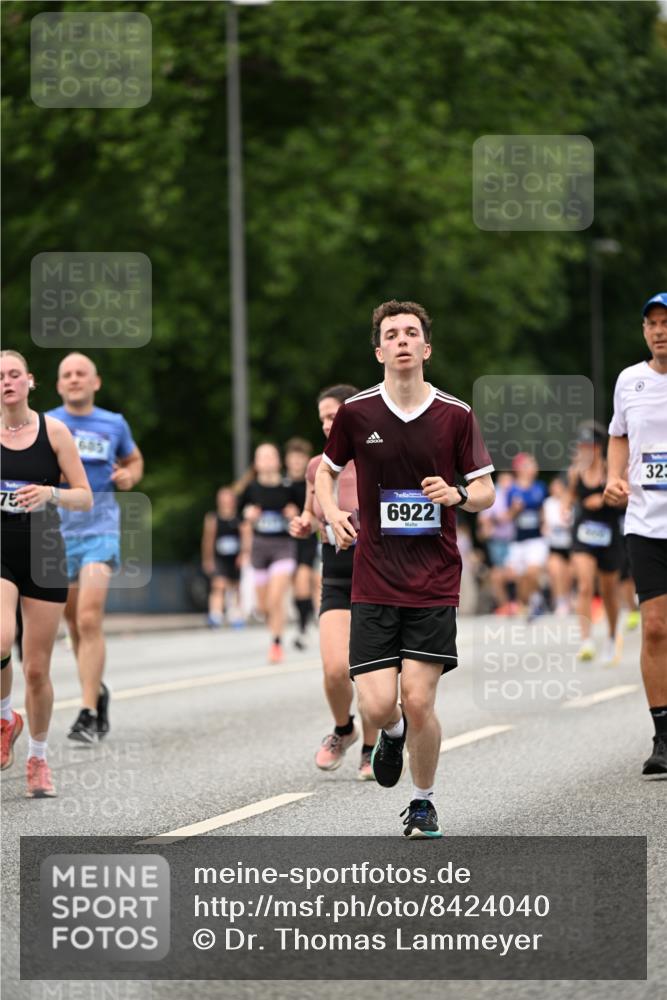 29.06.2025 - hella hamburg halbmarathon Dr. Thomas Lammeyer http://msf.ph/oto/8424040 29.06.2025 10:49:14 Kennedybrücke 1273, 1685, 1713, 3238, 3506, 4215, 5730, 5731, 6002, 6922, 7216, 7541, 7610, 7818, 8605, 9084, 9085, 10223, 10303, 10304 meine-sportfotos.de