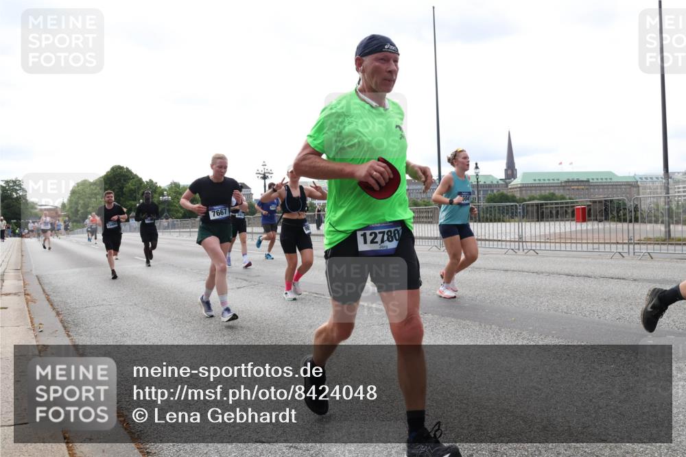 29.06.2025 - hella hamburg halbmarathon Lena Gebhardt http://msf.ph/oto/8424048 29.06.2025 10:28:24 Lombardsbrücke 13400, 7667, 12780, 3445, 5369, 5604, 5718, 5847, 5903, 5939, 6102, 6418, 6632, 7497, 7667, 7980, 8215, 8327, 8560, 9567, 9642, 9653, 9654, 9716, 9855, 10434, 11692, 11739, 12780, 12842, 13045, 13296, 13400, 13568, 13678, 14017, 14155, 15123, 15608, 16125, 18256, 18293, 18604, 19180 meine-sportfotos.de