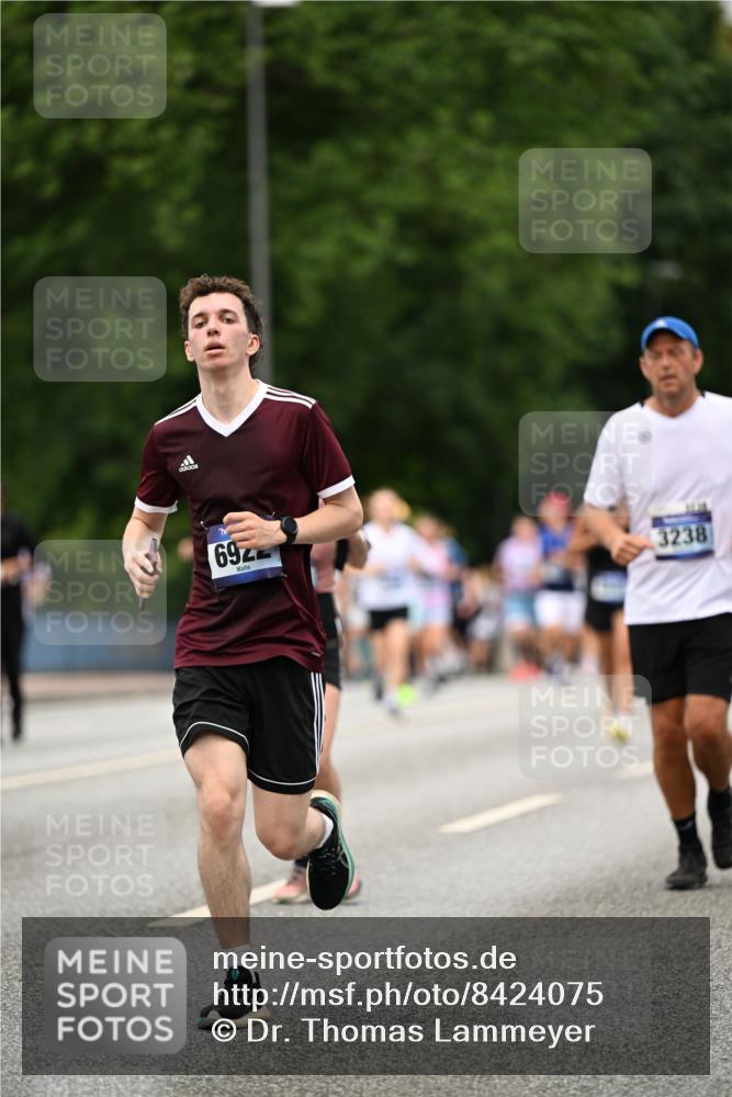 29.06.2025 - hella hamburg halbmarathon Dr. Thomas Lammeyer http://msf.ph/oto/8424075 29.06.2025 10:49:16 Kennedybrücke 1024, 1273, 1685, 1713, 3238, 3506, 4215, 5730, 5731, 6002, 6841, 6922, 7216, 7541, 7610, 7818, 8605, 8745, 9084, 9085, 10223, 10303, 10304 meine-sportfotos.de